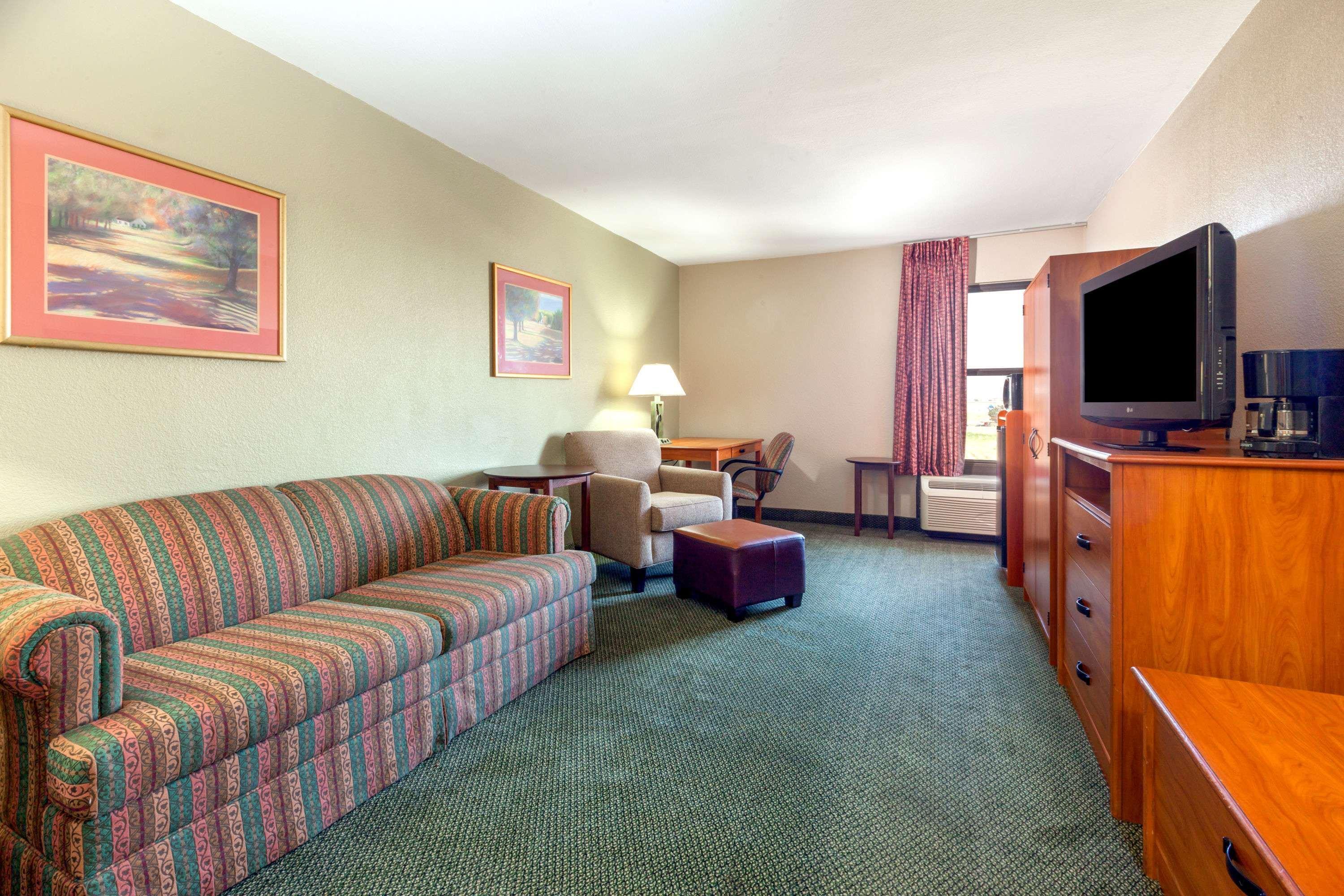 Baymont By Wyndham Amarillo East Hotel Exterior foto